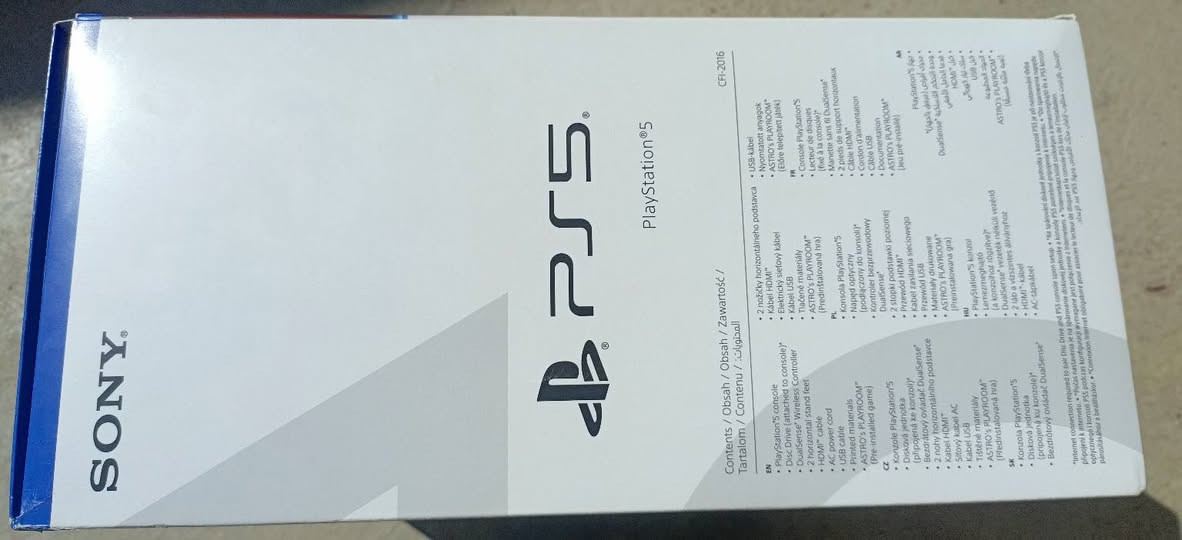 بليستيشن 5 جديد وبعده بالكارتون مستعمل ساعتين وبس شغلته ورجعته بالكارتون بدون استخدام ولا لاعبين  بي لو لعبة وغراضة كلهم على لفتهم وكاتلوكات كلها بجيسها والتواصل على هذا الرقم ***********
