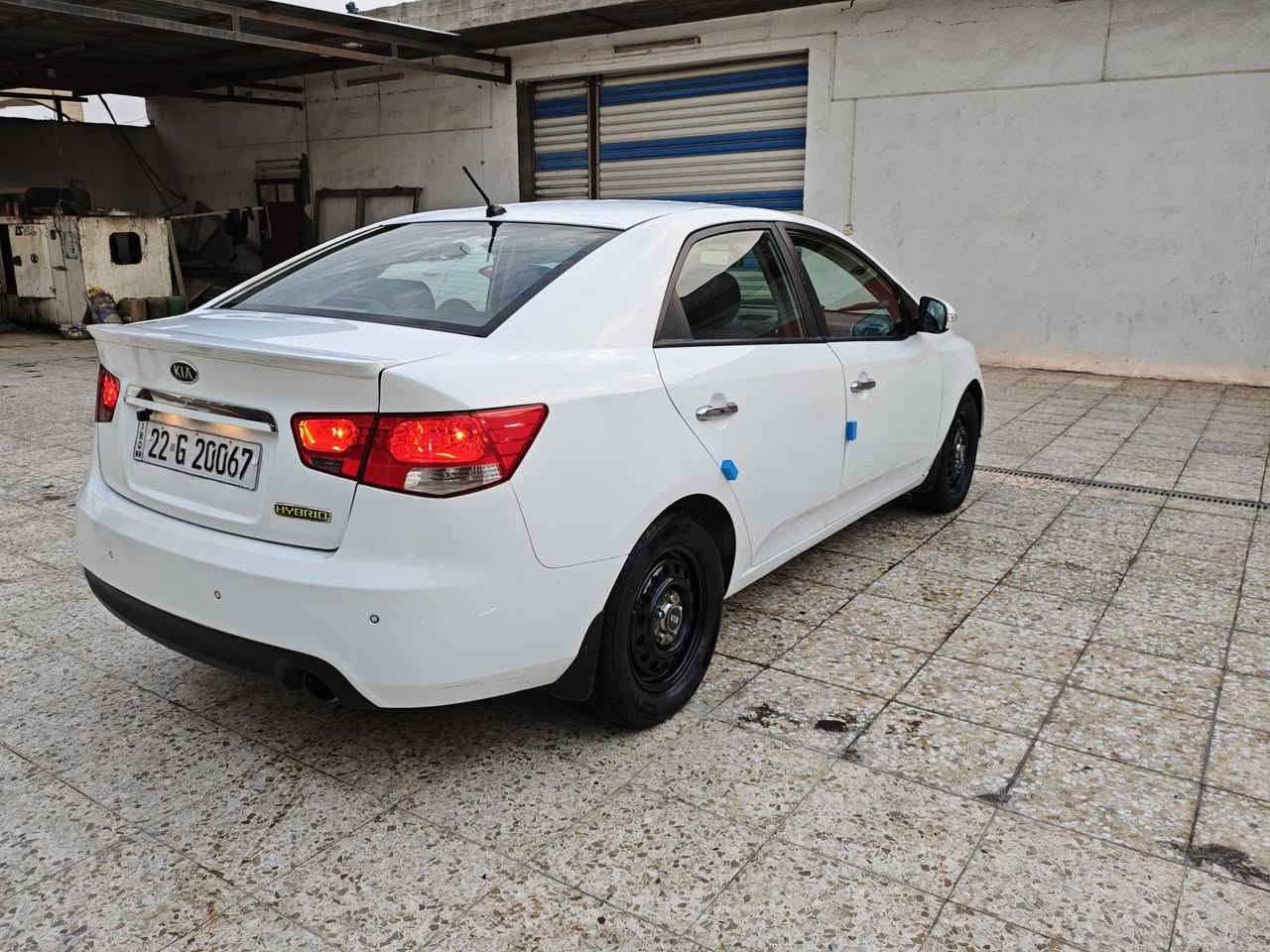 السلام عليكم سيراتو خليجية 2012 رقم اربيل بسمي تحويل مباشر بيه مكانات صبغ معه بارد في القماره سياره جاهزه محرك كير مكفولات صدر امامي خلفي جديد تخم تاير جديد للاستفسار *********** السعر 77 ورقة مكان بغداد
