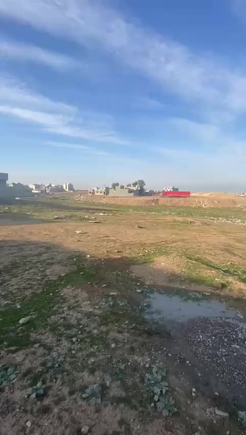 للبيع ارض مساحه 200
واجه 10 عمق 20
خدمات ماي كهرب تبعد عن جسر السادس 50 متر وعن شارع دهوك 200متر.موقع حلو مميز قريبه عل كليه الحياة سند زراعي 25حق التصرف سعرها 18 وبيها مجال
***********
***********
