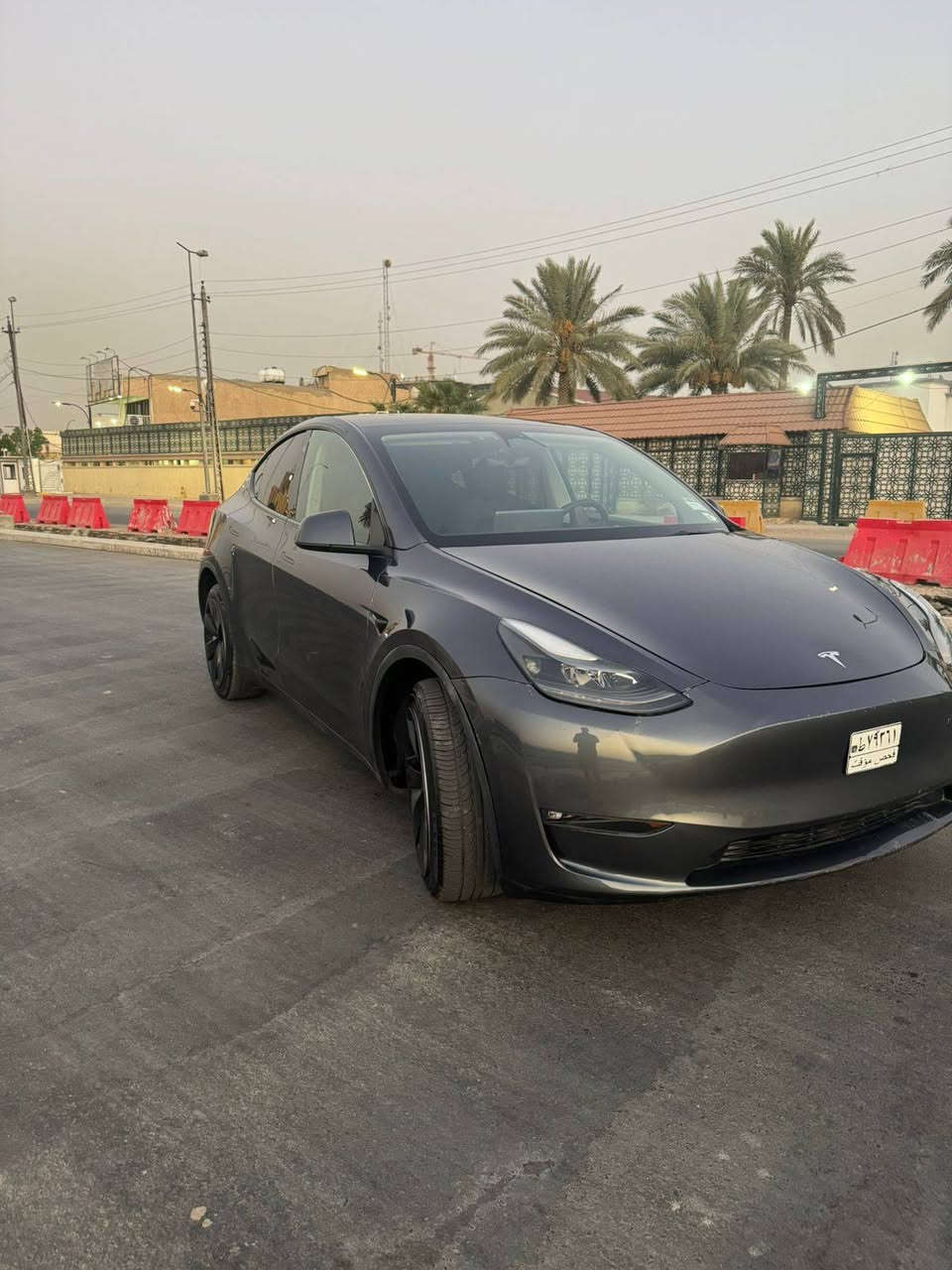 السلام علیکم تسلا مودیل 2023 y لونك رينج دبل ماطور ماشي ٤٠ 
داخل اسود 
اون لاين 
تخم تایر جدید   
بدون صبغ بدون تبدیل بدون بارد مواصفات معروفة صور الحادث ناشرها سعر 23 وبي مجال ***********  الشراي يخابرني ويدلل
