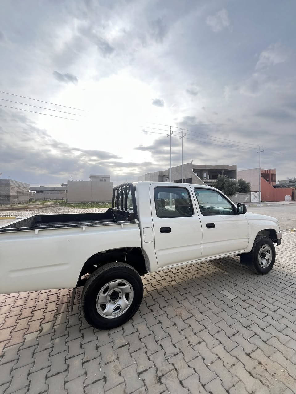 پيكاب ٢٠٠١ دةبل أكسل حزام سوبغه بوو جوانى مةكينه نةكراوةتةوه سةنوى تا ٢٠٣٠ تازةيه كوبون بةنزينى هةيه شوين لةكةركوك
***********
***********
