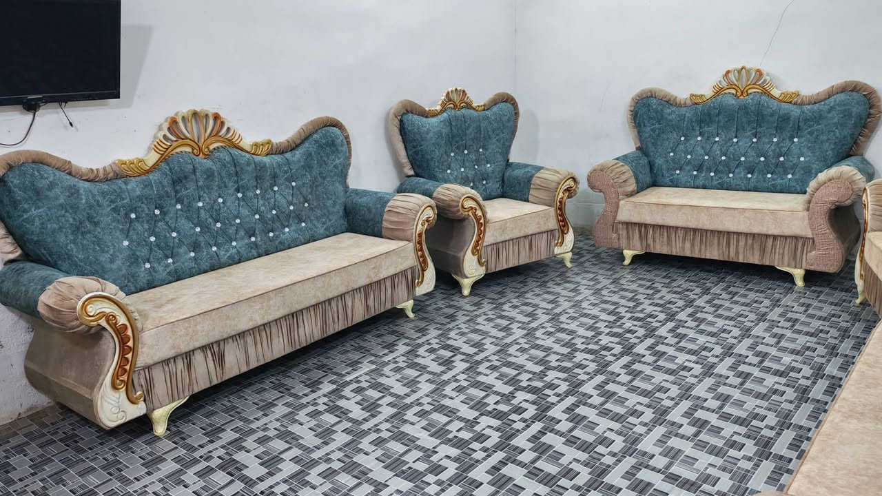 تخم 10 مقاعد ملكي تزكام نضيف اخو الجديد  السعر350 العنوان كربلاء يوجد توصيل داخل كربلاء ***********
