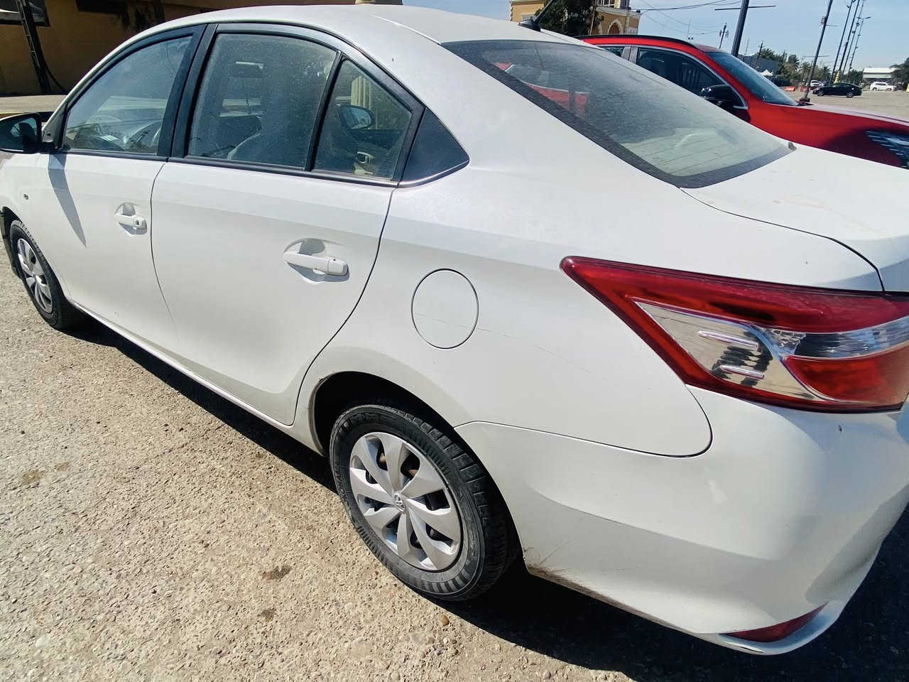 يارس 2017 بغداد شركة ساز 
من الشركة بيها ملاحضات 
جاملغ الأمامي الأيسر مبدل 
والأيمن بارد 
جامع الخلفي بارد 
دعاميات للجمالية 
دوسات صبغ شغل الشركة 
مكانها لو الكاظمية او الزبونة 
***********
السعر 115
