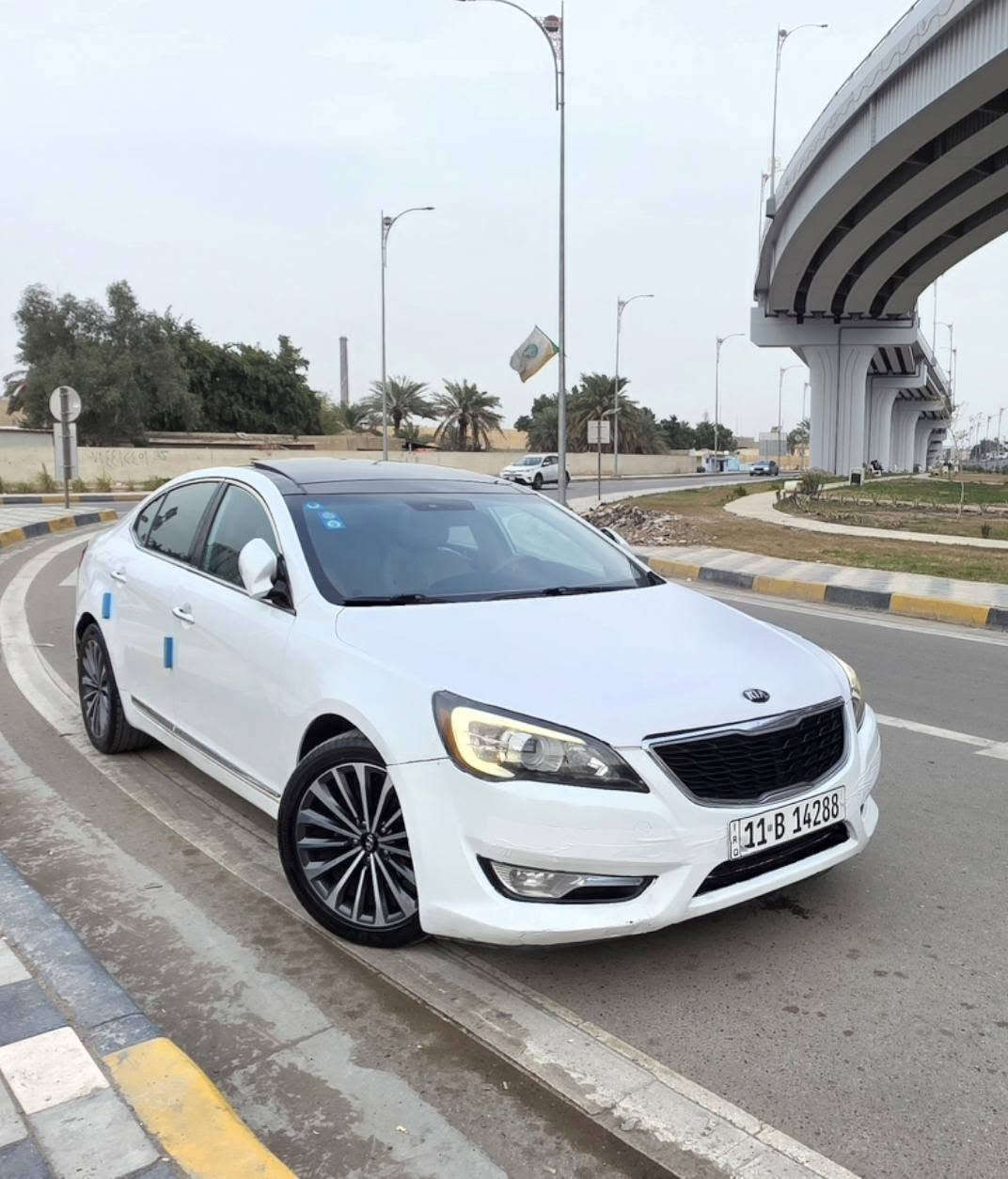 سلام عليكم
كادنزه ٢٠١١ خليجي رقم بغداد الجديد 
محرك ٦ سلندر ٣٥٠٠
سياره فول صبغ قطعتين ونص بدون دواخل 
مواصفات 
بانوراما كشنات جلد وكهرباء  داخل بيجي  تحكم ستيرن لايت لد بك لايت لد مري شفط اشاير بلمري حساس امامي خلفي  ويل كب كروم 
يدات نيكل 
عارضها ١٠٨ ومجال بسيط 
مكاني بغداد الدوره 
***********
