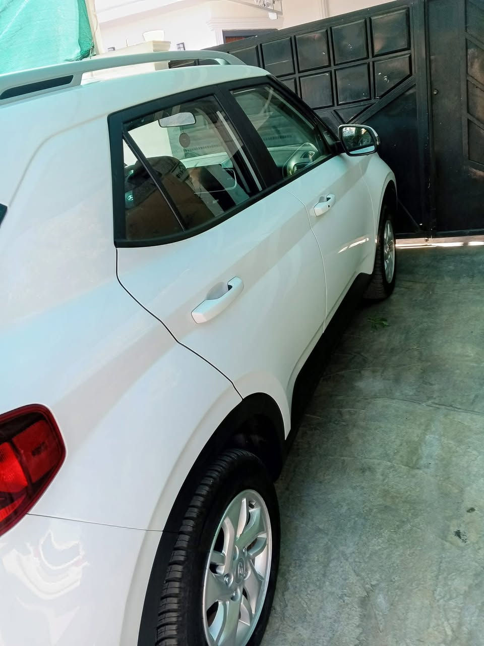 للبيع هونداي فينو 2023
السلام عليكم فول المواصفات رادارالجانبي والخلفي امامي  المرايه  كشن السائق تتفئه وسكن واستيران بصمه وتحديد مسار وشاشه دجتال
النضام 
ايكو 
اسبورت 
نورمال 
ويل 16 
ماشي 40الف  
مكينه 1600
 الاضرار الجامرلغ  وربع  بونيد 
رقم تلفون ***********
