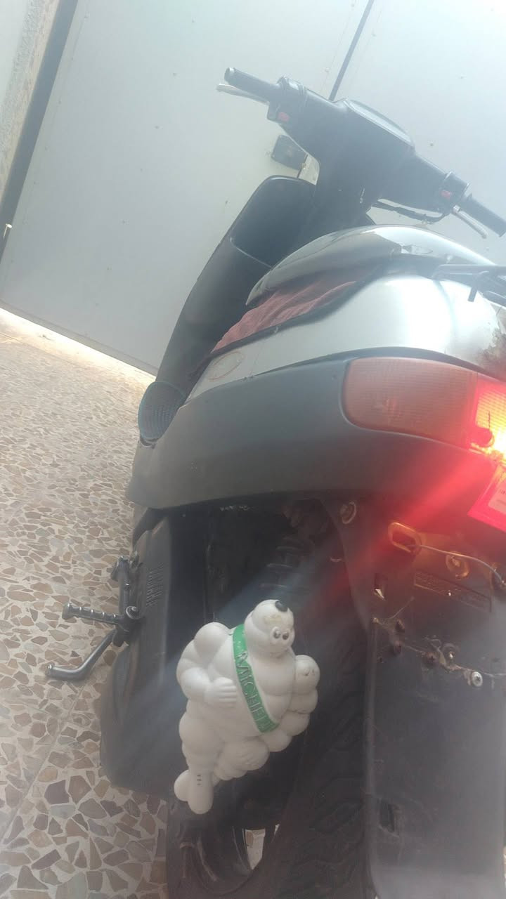 للبيع ماطور بوتين نص حديث دبل سكريته محرك نهار تحريكه نار بس ينرادلو بربرين والباقي كلو شغال لايت اشاير سلف بس الواير فالت بس ربط والباقي كلو شغال كدام العين وينرادلو بربرين السعر 250وبي مجال ***********
