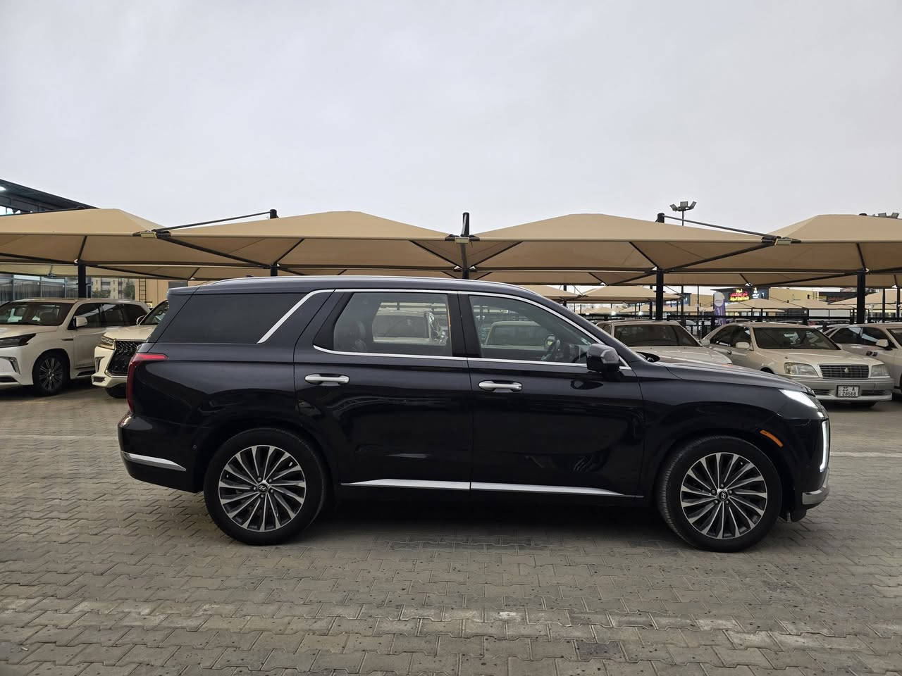 Hyundai palisade calligraphy 2023
السلام عليكم 
باليسايد ٢٠٢٣ كالكرافي 
ماشيه ٢٨
بدون رقم 
حادثها جاملغ + بنيد بدون داخل فقط تبديل 
بدون ايرباك بدون ايرباك 
كالكرافي بعد مواصفاتها معروفه 
فتحتين سقف
كنتاره 
٥ كامرات 
رادارات ٣٦٠ .........
تترقم جميع المحافظات 
مكان السياره كربلاء 
السعر 270 وبيها مجال 
***********

