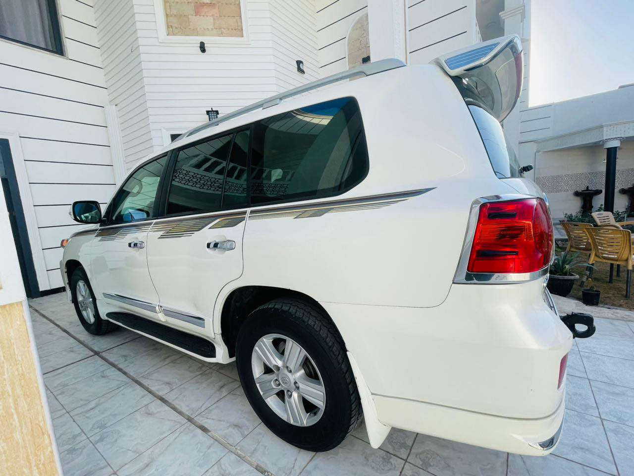 لاندگروز فول مواصفات 1/1 GXR
موديل 2012 
رقم بغداد سنويه بأسمي 
مكينه كير حداديه تخم تاير كله جديد مكينه 6 سلندر 4000
              المواصفات 
✅فتحه سقف سلايت 
✅بصمه تشغيل بصمه ابواب 
✅شاشه تاب 
✅كامره دواره 
✅مري شفط وقلاب عند الرجوع
✅حساسات اماميه خلفيه وجانبيه
✅كشنات كهرباء جلد بيجي 
✅لايت زينون بلاجكتور زينون بلادي
✅يدات ابواب نيكل +نيكل بلدوس
 
مكان السياره بابل السعر ٣٤٥
***********
*********** حلة, بابل
