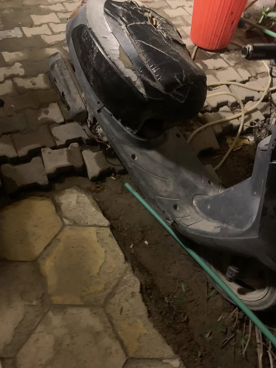 دراجه منغوالي شغاله ابيع كومت حديد طافيه صاره شهر مالي خلق اله الن ملتزم بشغل ومحتاج ابيعه قيم بل يرضي الله ***********
