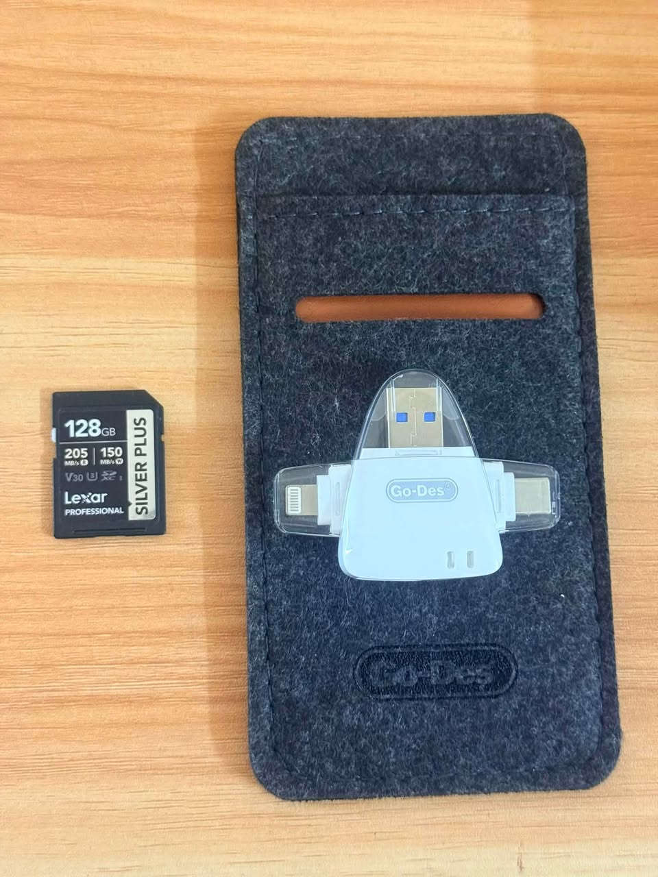 عدة تصوير كاملة للبيع
المعدات نظيفة جداً  وجديدة 

1️⃣ كاميرا كانون Canon EOS RP
2️⃣ ستاند JMARY
3️⃣ مايك HOLLYLAND احترافي
4️⃣ جنطة كاميرا DULEPRO
5️⃣ رام 128 جيجا
6️⃣ بطارية عدد 2
7️⃣ ناقل صور وملفات

📍بغداد 

للاستفسار 

***********
