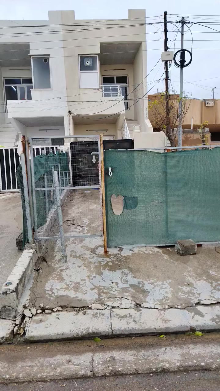 متوفر بيت للايجار في أربيل دارتوو قديم ١١٠متر طابقين سعر اجار ٣٠٠الاف دينار قفل اتصل على واتساب/ *********** - ***********
