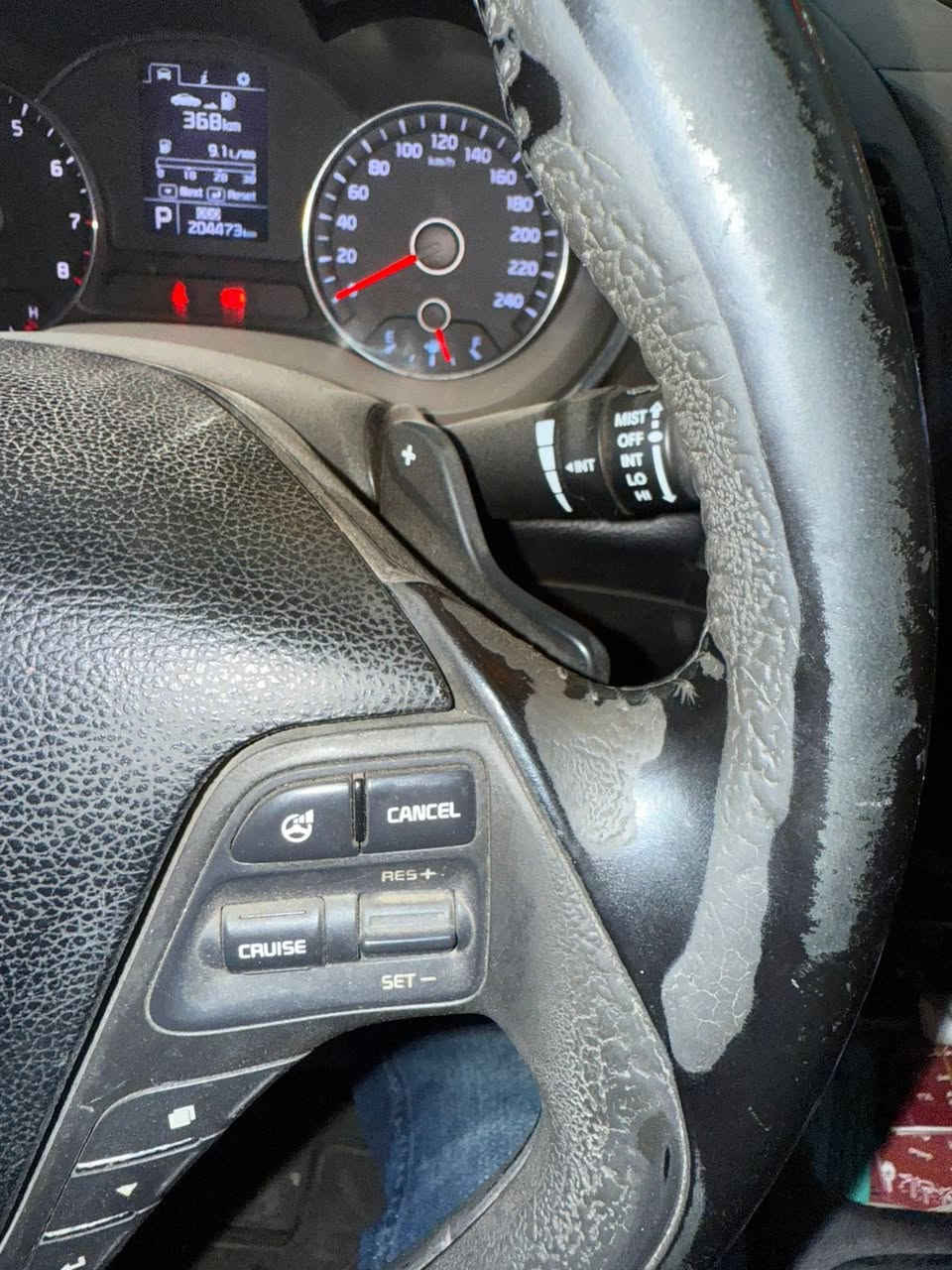 كيا سيراتو بيضاء ٢٠١٤ وكالة شركة البخيت شمالية نظيفة محرك ١٦٠٠ شفتات استيرن حساس امامي خلفي لدات امامي خلفي تبريد امامي خلفي فتحة وشاشة كار بلي صيانتها كلة بالشركة بيها البابين والجاملغ الخلفي عكس السايق مصبوغ اثر شخط طويل باسمي وتحويل مباشر للبيع ١١٠ ورقة للاستفسار واتساب *********** مكاني بغداد حي الجامعة
