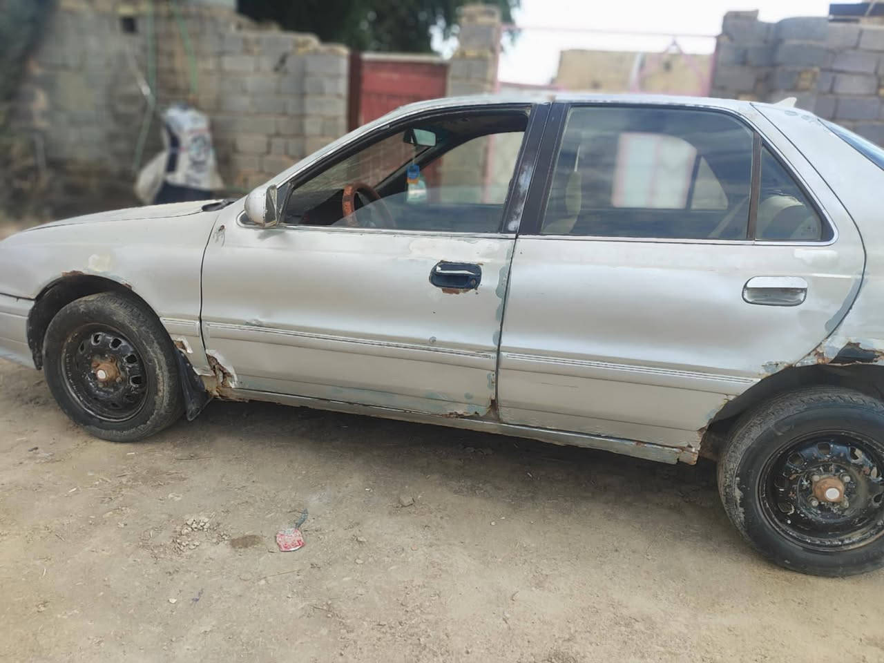 سلام عليكم سياره البيع هونداي النترا سياره مكينه وكير خير من الله سنويه مجدده التعسه وعشرين ماا عليه ولا ربع سياره صافيه دارولك ثاني يوم سياره بسمي حداديه نضيفه ب 15 وبيه مجال ***********
