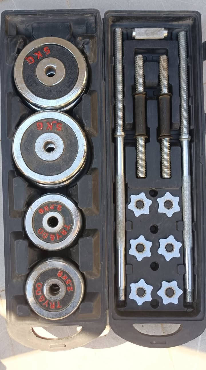 سلام عليكم غراض للبيع
الصحن شغال مع الواير ب45

الاثقال عده كامله ب130

***********
