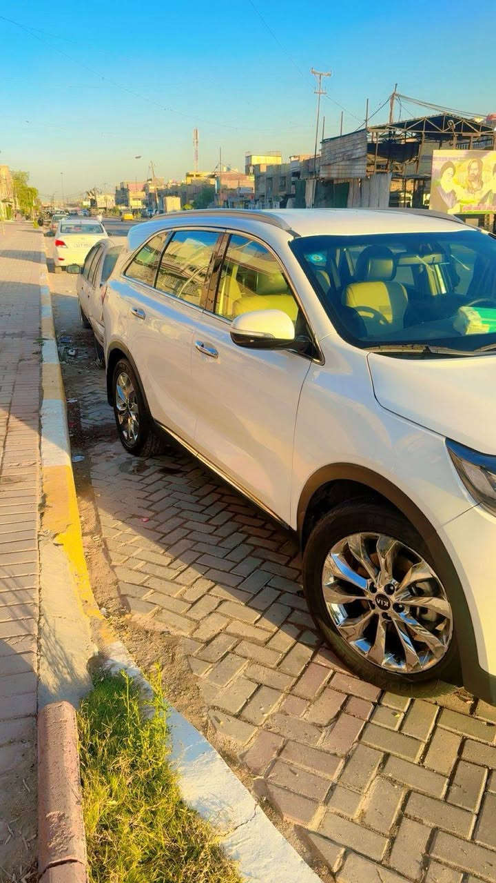 سياره سورنتو 2020للبيع خليجي السياره مكفولة ما عدا بالسونار ناشره السعر 250ورقه رقم بغداد للاستفسار *********** العنوان بغداد مدينه الصدر ماشيه 52الف
