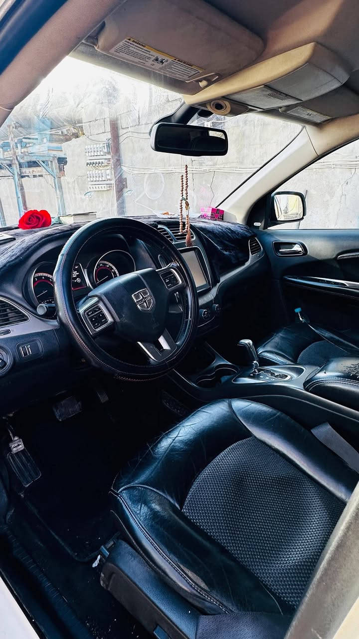 السلام عليكم دوج جورني 2019 فول ماعدا الفتحه 4 سلندر السياره 7 راكب و3 قطع تبريد السياره  كروز رود بيها باب الصدر هنا بالعراق نضرب وتبدل وبامريكا جاملغ اليم الصدر والبنيد السياره جاهزه من كلشي كير حداديه محرك توني شاده جديد مكان السياره البصره منطقة حي بغداد قليل للشراي رجائاً مو شراي لاتدخل خاص الرقم خط و واتساب ***********
