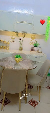 ميز طعام • 3 كراسي • بديل رخام