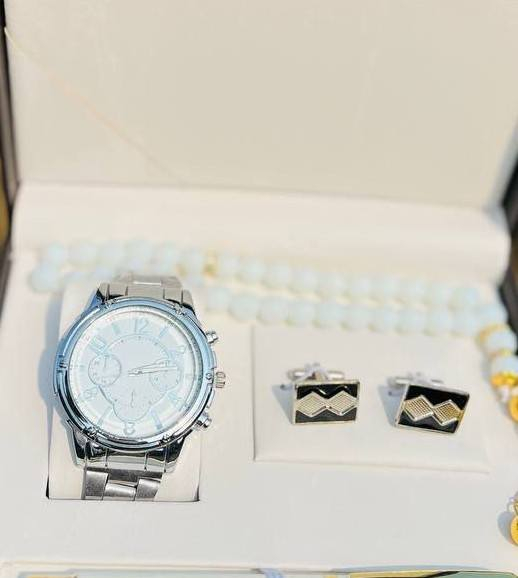 محل أنس السعيدات يوفر لكم تشكيلة واسعة رجالي من الساعات التي تناسب جميع الأذواق والمناسبات.
📍 زورونا الآن واختاروا ما يليق بكم!
[***********]
