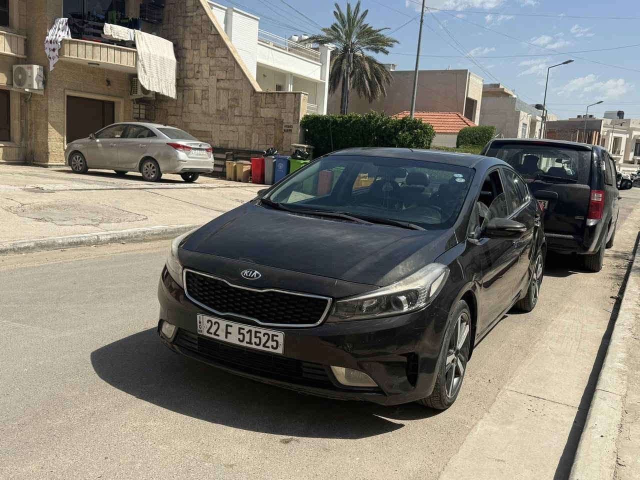 سيراتو 2017  وارد ايراني يعني فول الفول ماشيه 86الف
محرك 2000فتحه بصمه كشنات جلد وخزن ميموري تدفئة 
وتبريد بالكشنات تدفئه. بالستيرن ورادرات تبريد قطعتين 
ولدات امامي خلفي حساس امامي خلفي 5 ويل كب شاشه وكاميرا 
كير محرك كفاله بيها بارد بل جاملغ امامي فقط
سعرها 147 وقابل للتفاوض 
السياره بسمي وسنويه جديده وهزه جديده
السياره وياها شاشه كار بلي وشاشتها البلاديه وياها منضومه زنون عالي 
بغداد.
***********.
