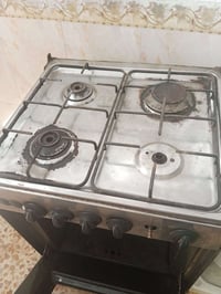 طباخ • فرن • نقص اعيون • اجهزة منزلية • مطبخ • للبيع