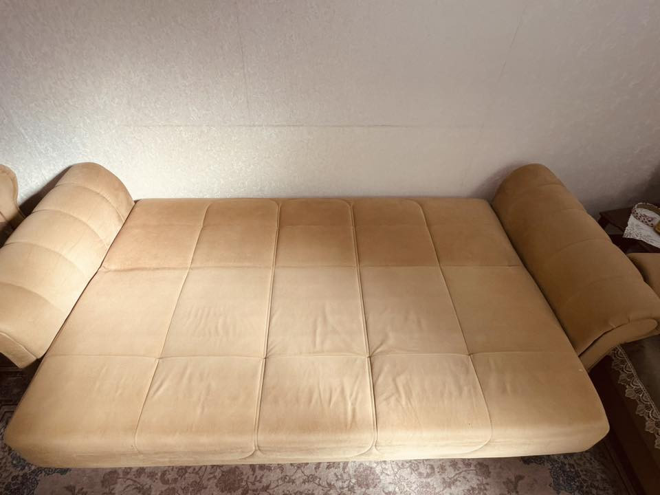 متاح
تخم قنفات تركي بالة بحالة نظيفة

عشر مقاعد حجم كبير 

يحتوي على مخزن ثلاث قطع 

يتحول سرير ثلاث قطع 

التخم يحتوي على خمس قطع 
مع الكوشات 

للاستفسار ومعرفة السعر مراسلة الرقم واتساب 

***********
