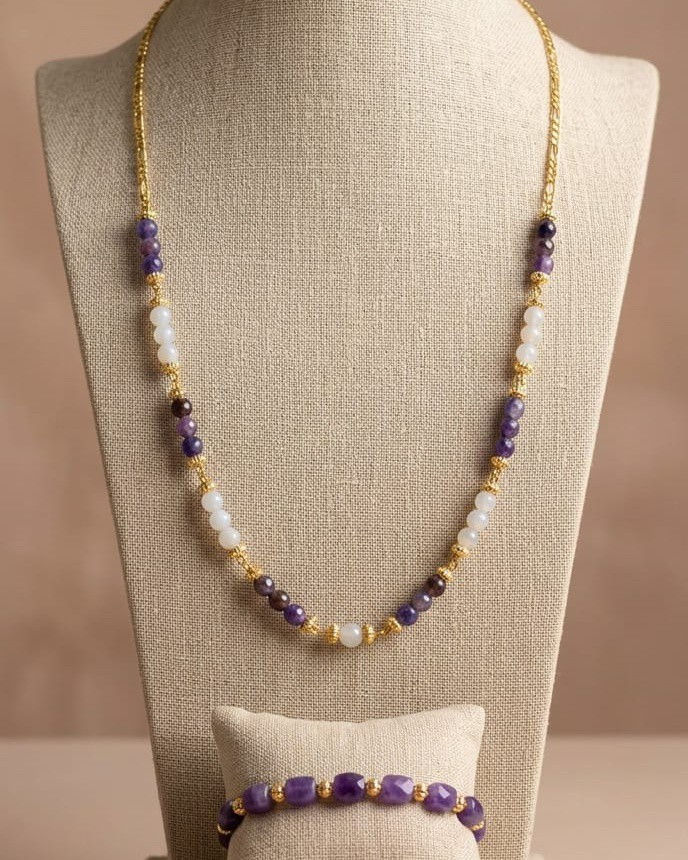 🌙 كشخة العيد تبدي من هسة.. وهدية رمضان علينا! 🌙
​يا هلا بالحبايب.. رمضان كريم وكل عام وانتو بألف خير ✨
​بعد أيام يهل علينا العيد، والجمعة ما تحلى إلا بطلّتكم البهية وكشختكم المميزة. ولأن "كشخة العيد" لازم تكون ملكية، جبنالكم كولكشن من الأحجار الطبيعية والمجوهرات اللي تلوك لوجهكم الطيب.
​شنو اللي يميز قطعنا؟
​أحجار طبيعية 100%: فيروز، عقيق، أميثيست، وكهرب بلطي أصلي (مو أي كلام!).
​تصاميم "سبيشل": كل قطعة بيها قصة، من التراث للأناقة المودرن.
​هدايا تبيض الوجه: إذا محتارين بهدية للوالدة، للزوجة، أو حتى تدللون نفسكم، فماكو أحلى من هالأحجار.
​🔥 عرض خاص بمناسبة شهر رمضان المبارك 🔥
​لأن رمضان شهر الخير، قررنا ندلعكم:
🎁 مع كل طلبية تطلبوها من هسة لحد ليلة العيد، راح تجيكم "هدية رمضانية" مميزة من عدنا!
​🛍️ شلون تطلبون؟
​القطع محدودة جداً لأن الشغل يدوي ودقيق.. لا تخلون الكشخة تروح عليكم!
​تصفحوا الصور: واختاروا القطعة اللي دخلت گلبكم.
​راسلونا على الخاص: للاستفسار عن الأسعار والحجز.
​التوصيل: متوفر لكل محافظاتنا العزيزة 🚚
​عيدكم مبارك مقدماً، ويارب دومكم كاشخين ومنورين!
​#كشخة_العيد #مجوهرات_عراقية #أحجار_طبيعية #هدايا_رمضان #العراق #فيروز #عقيق #أناقة_العيد


**إذا كنت صاحب هذا الإعلان وتريد حذفه لأي سبب، رجاءا أرسل رسالة إلى الدعم الفني**