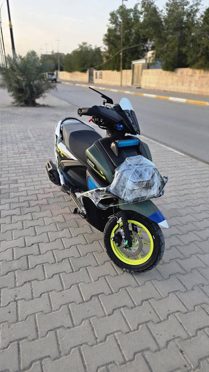 للبيع دراجه ZR2025الدراجه زيرووو ومكفوله كفاله عامه بانزين كله محسن ودهن موتل الاصلي وكامله الدراجه من درع امامي وخلفي من ارضيه من هوائيات من مرايات من واقه للصانصه مكانهه الرميثه وسعرهه2450قفل شرط النضافه تجي وتشوف بعينك***********
