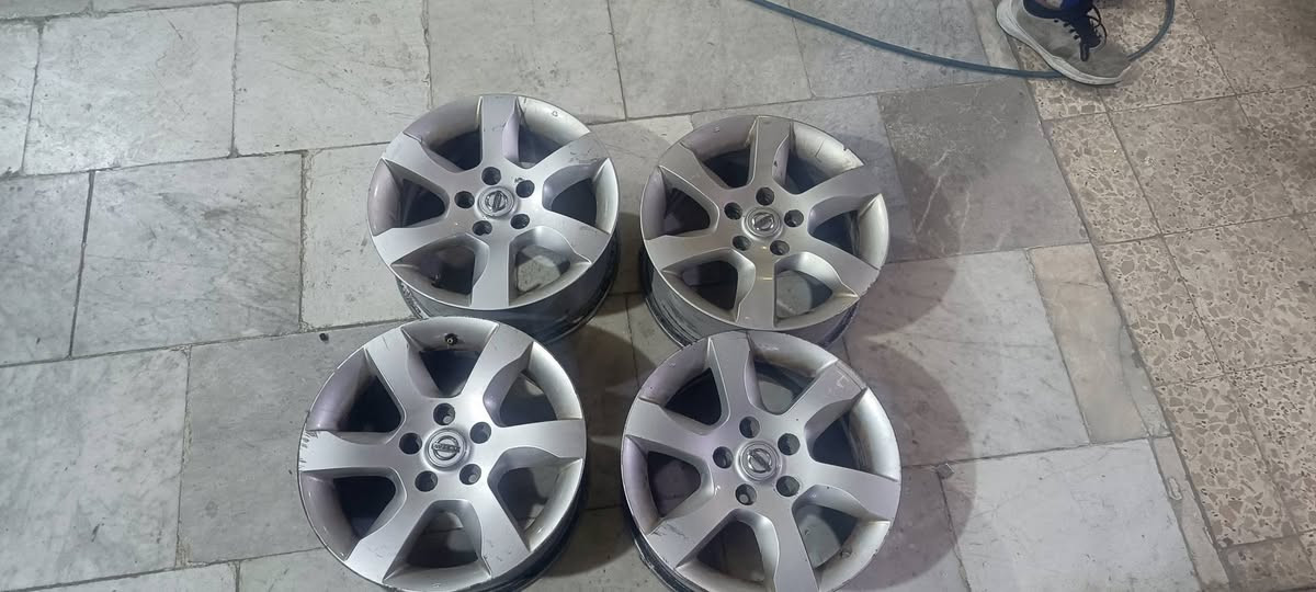 للبيع او مراوس
حجم 16 نيسان. حاويه.  مراوس اي شي عندك مكاني طويريج ***********
