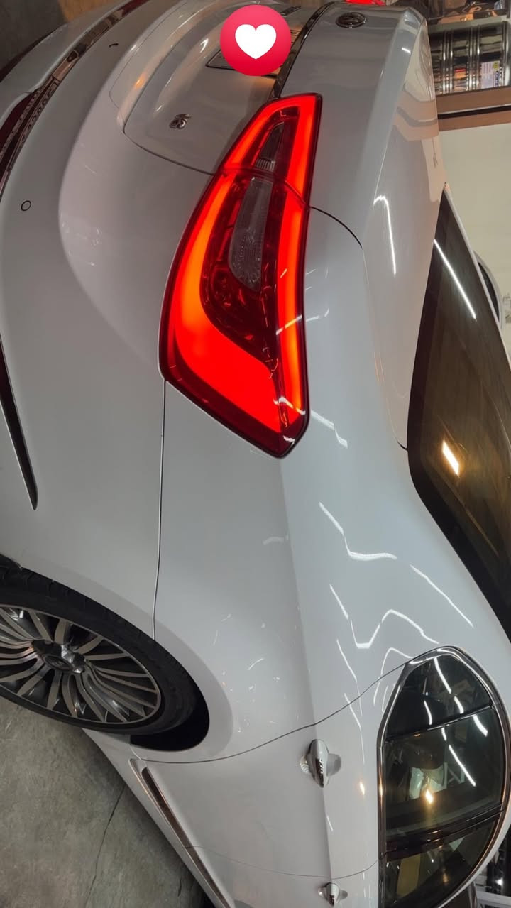 السلام عليكم ورحمة الله..كيا كادنزا 2014 وارد امريكي كلين تايتل السيارة بدون حادث بدون ايرباك بدون شواصي ليبل واحد السيارة  بالعراق نصبغ بيها راس البنيد فقط بدون فتح وبدون اي داخل مواصل حتى البدنه..مواصفات vip اعلى فئه..رقم بغداد وبيها سونار ..عداد السيارة 129 الف. السعر 155 وبيها مجال.***********
