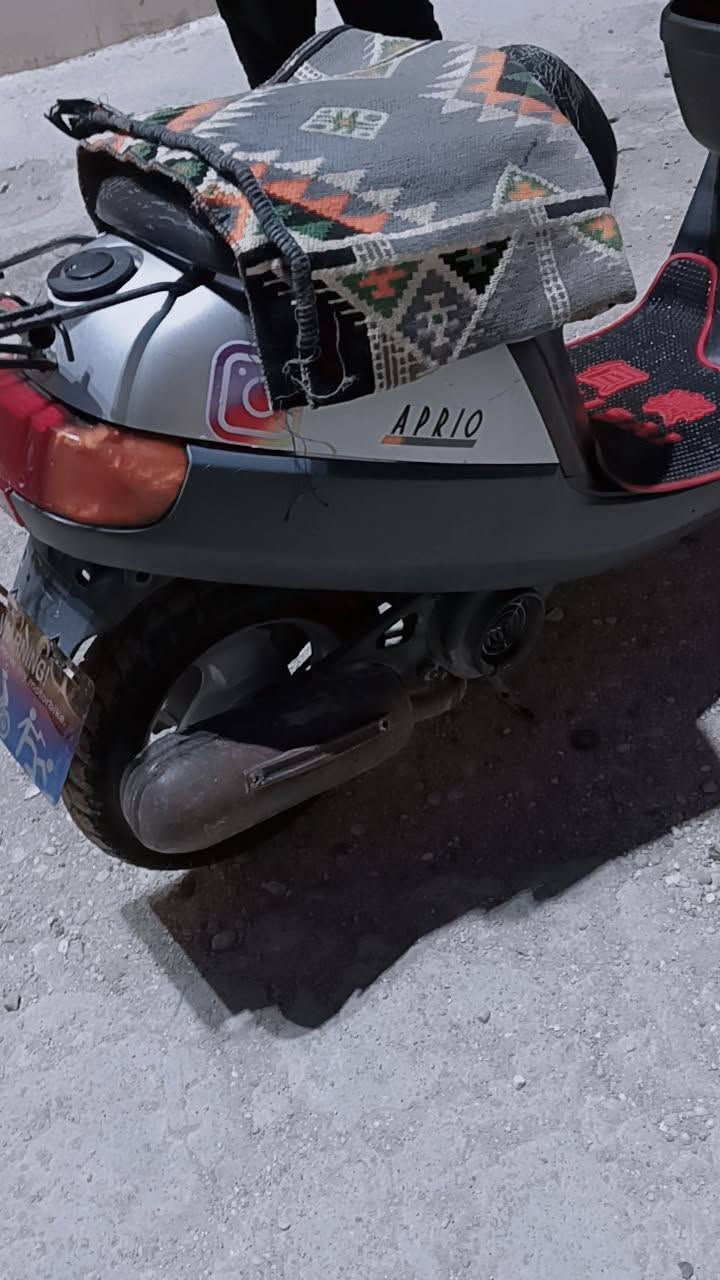 دراجه بطه مديل2000 للبيع او المراوس مال حاويه جديده الدراجه برغي ما ناقصه الدراجه جديده كلش صارله 5 اشهر من نازله من الحاويه لايت اشاير كله شغاله تشتغل سلف وهندر 
اقبل مراوس بس كون دراجه زينه 
السعر 550$
للاتصال ***********
