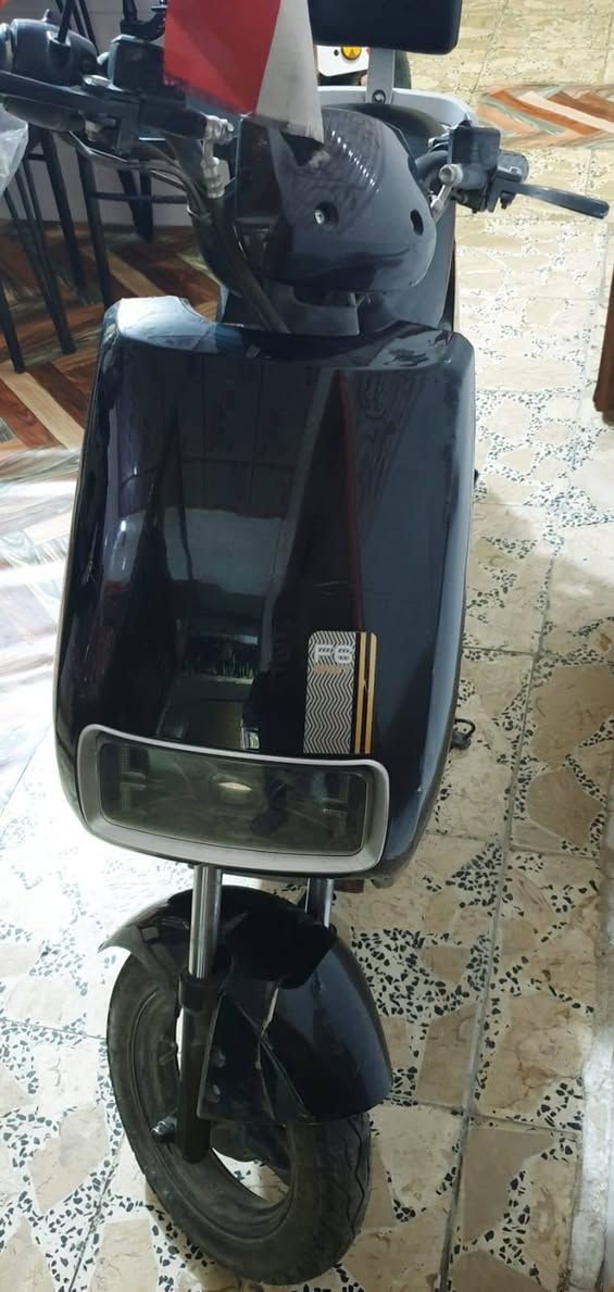 السلام عليكم 
دراجة شحن للبيع F6
سرعة الدراجة 40 
تقطع مسافة 35 كليومتر بلشحنة الواحدة 
اربع بطاريات جديدة قبل شهر اشتريتهن 
النظافة 80 %
السعر 350 
مكاني بغداد


**إذا كنت صاحب هذا الإعلان وتريد حذفه لأي سبب، رجاءا أرسل رسالة إلى الدعم الفني**