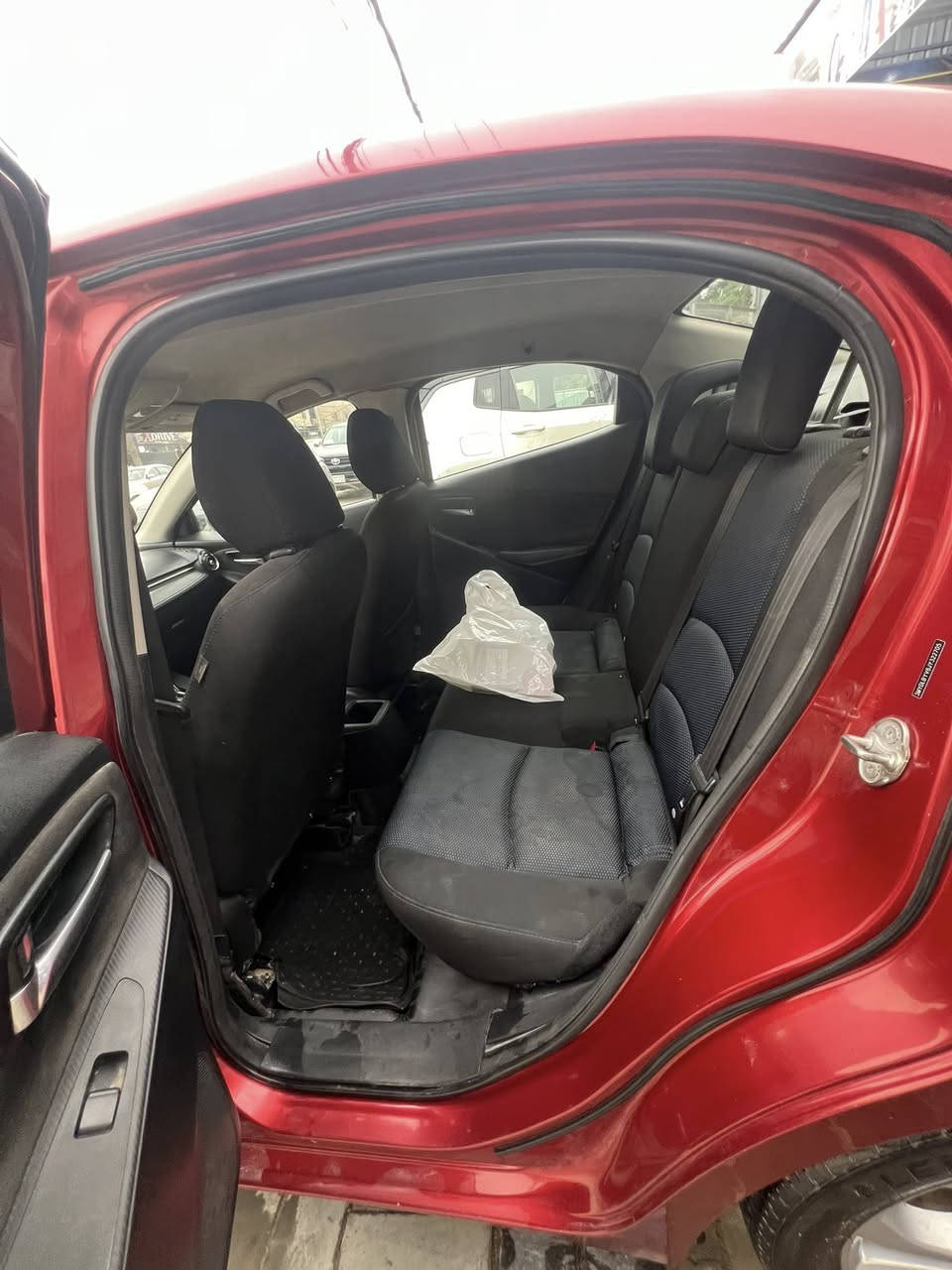 سيارة تيوتا يارس 2018
مكينة 1500تيربو 
بيهة بابين اليم العبري   مبدالات اصليات بمريكة وبيهة طخات يم القبق مال بانزين بوكسي وبل بنيد بوكسي  وبل باب  ومرجعهن  بل جهاز بيفيار 
رقمهة بغداد ابسمي 
سعر ٩٦وبيهة مجال 
***********
