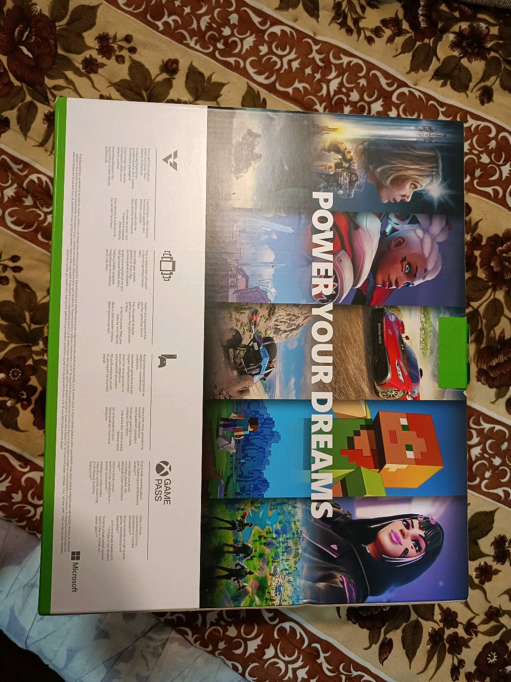 جهاز اكس بوكس سيريس اس انتاج حديث اخوان مو الانتاج القديم الجديد مالته هسه ب ٤٧٥ الف ايبيعوا 
جهاز نظافته جديد صاله عندي تقريبا ٥ اشهر استعملته قليل كلش وضميته ويا غراضه البلاديه + بطاريات ثنين للجوستك وشاحنتهن
السعر ٣٦٠ الف
العنوان بغداد الزعفرانيه