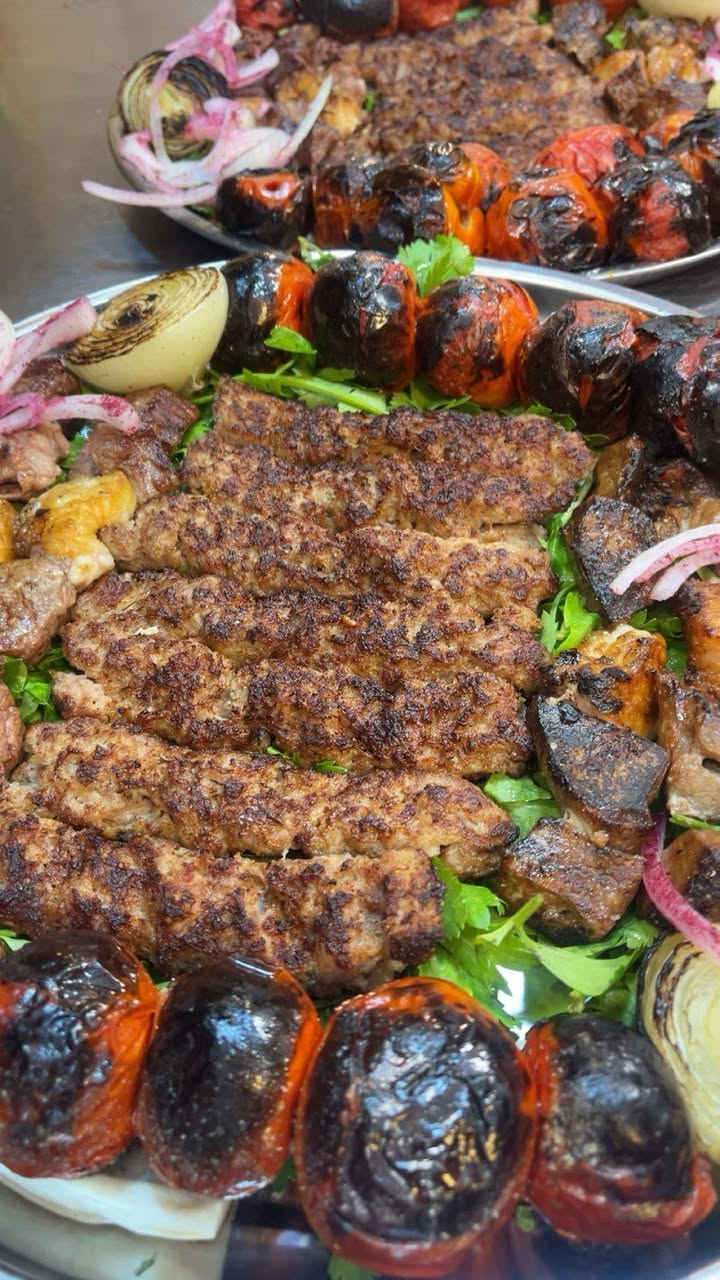 مطعم كباب ابو نبيل يرحب بكم
للطلب والاستفسار يرجى الاتصال على الارقام التالية 
***********
***********
***********
***********
متوفر على التطبيقات التالية بلي طلبات توترز 
بغداد حي الجهاد شارع الامن القومي 
@أبرز المعجبين
