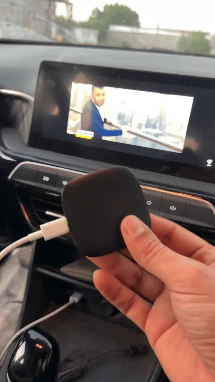 وحدة كار بلاي لاسلكية ذكية – أندرويد 13 (2GB+32GB)

الاستخدامات

تحويل شاشة السيارة إلى نظام كار بلاي و أندرويد أوتو لاسلكي بالكامل بدون أسلاك.

تشغيل يوتيوب، نتفلكس، الخرائط، الموسيقى وجميع تطبيقات القيادة بأمان.

الربط المباشر مع الهاتف لعرض الإشعارات، المكالمات، الملاحة، والتحكم بالصوت.

مناسب للسيارات التي تدعم CarPlay السلكي وتحتاج تحويله إلى لاسلكي + إضافة نظام أندرويد كامل.

مثالي للرحلات، السائقين اليوميين، وسيارات العائلة.

المميزات

نظام التشغيل: Android 13 حديث وسلس.

المعالج: ALLWINNER A133 رباعي النواة.

الذاكرة والتخزين: 2GB RAM + 32GB ROM.

الدقة: دعم عرض 1080P Full HD بجودة عالية.

التطبيقات: إمكانية تحميل يوتيوب، نتفلكس، الخرائط، Google Store وغيرها.

الاتصال:

- WiFi 2.4G  5G
- يدعم CarPlay و Android Auto لاسلكي بالكامل.

توصيل سريع Plug & Play– فقط اشبكه بمنفذ USB وسيعمل مباشرة.

منفذ TF Card لإضافة ذاكرة خارجية.

تحويل شاشة السيارة إلى واجهة ذكية كاملة بدون أي تعديل أو برمجة.

تشغيل GPS من خرائط الهاتف بدون أسلاك.

تحديثات عبر الإنترنت OTA إن توفرت.

محتويات الصندوق

وحدة كار بلاي الذكية.

كيبل شحنتوصيل Type-C.

دليل المستخدم.

الملاحظات

يعمل فقط على السيارات التي تدعم CarPlay السلكي الأساسي.

لا يحتاج تنزيل برامج خارجية – الربط مباشرة من الهاتف.

سرعة الأداء تعتمد على قوة إشارة الهاتف والـ WiFi.

السعر هو 55 الف مع توصيل مجاني Colombo, Sri Lanka


**إذا كنت صاحب هذا الإعلان وتريد حذفه لأي سبب، رجاءا أرسل رسالة إلى الدعم الفني**
