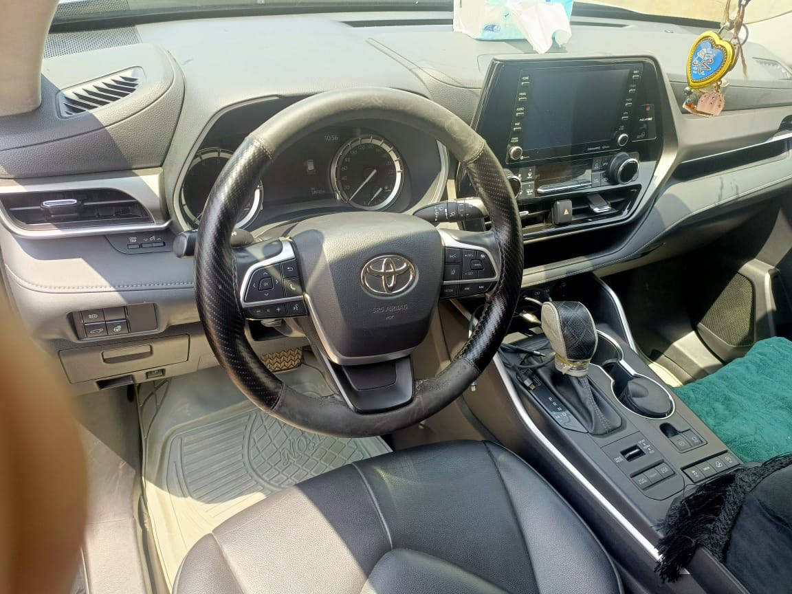 � للبيع: تويوتا هايلندر XLE موديل 2022 🚘
🔹 محرك 6 سلندر قوي واقتصادي
🔹 دفع رباعي (4WD) وكالة
🔹 تحويل مباشر
🔹 رقم أربيل
🔹 سيارة نظيفة جداً، استخدام بيت ومحافظ عليها 
🔹 سونار مرفق بالصور خالية من الملاحظات وجاهزة للفحص

📍 الموقع: الشرقاط - اسديره  (الفهد)

💰 السعر:  ٢٩٥ ورقه 
⚡ السعر قابل للتفاوض 

للاستفسار والمعاينة يرجى الاتصال على الرقم الآتي

‭٠٧٨١ ٧٩٩ ١١٥١‬

سيارة عائلية فخمة ومريحة، مناسبة للسفر والاستخدام اليومي، نظافة وأداء 

#هايلندر_2022 #تويوتا #Toyota_Highlander #بيع_سيارات #اربيل #الشرقاط #دفع_رباعي #سيارات_العراق
