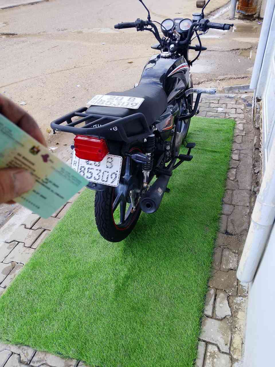 السلام عليكم ورحمه الله وبركاته دراجة نارية شاينك موديل 23 نازلة بل 25 كفالة عامة من  كلشي اخت زيرو مرقم كامل انكليزي ديالى تحويل ثاني يوم إذ تريد مكاني ديالى خرنابات الشراي يتصل ويدلل ورة السيطرة الثانية عل الشارع *********** اتصل ودلل
