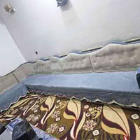 ديوان للبيع 10 مقاعد  ب 200.      /07819533199