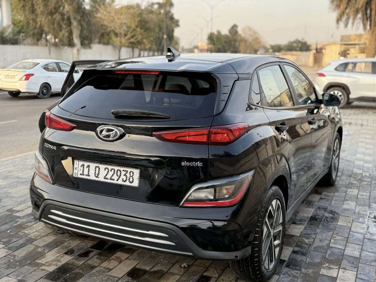 سلام عليكم كونا كهرباء موديل 2023 سياره امريكي حادث فقط صبغ بنيد بدون دواخل ايرباك فقط دركه ماشيه 55سياره حلوه وجاهزه نص موصفات بصمه رادارات انضمه قياده خير من الله مناقصها اي شي تبريدها ثلج سياره اقتصادي مابيه اي نقصص داخل ابيض شاحنتها وياها تشحنها تبقه عندك يومين او اكثر تمشيك 500كيلو  رقم بغداد باسمي تحويل وين ميعجبك سعرهااا 130بيها مجال مكان السياره بغداد الشالجيه قرب جامع براثا للاتصال ***********
