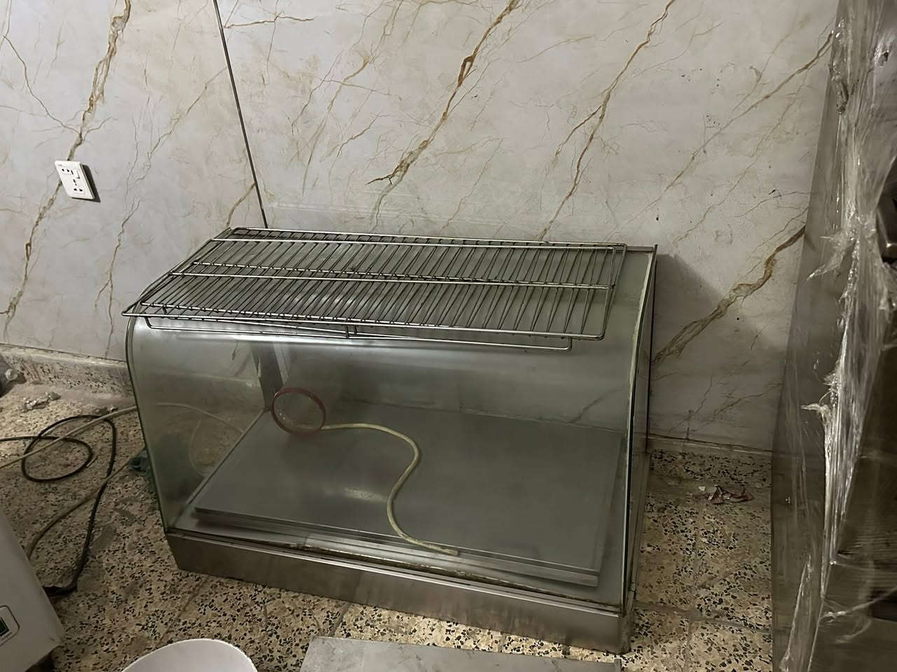 مايكرو مطعم
كرل فحم 
قلايات مسكو فاير 
طباخ تركي 
مجمده ايكور زان تركي. لبيع 
***********
