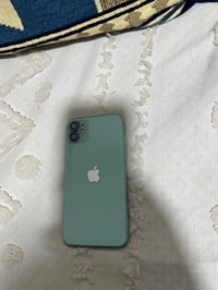 ايفون ١١ عادي ذاكره ٦٤ بطاريه ٧٨ الجهاز وتربروف بس السماعه يرادلها تنض...