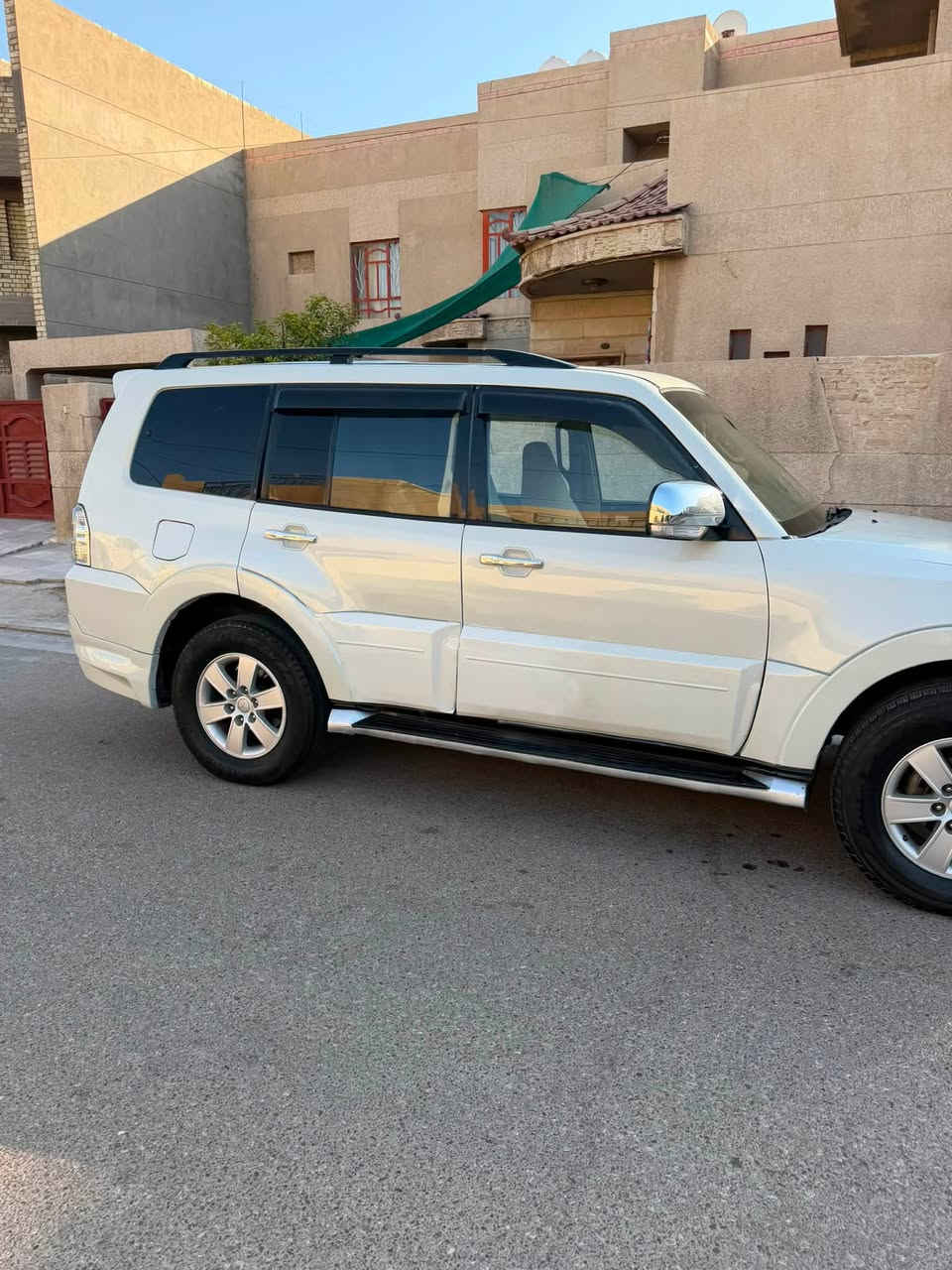 سياره للبيع باجيرو موديل2008فول مواصفات فتحه كشنات كهرباء فول سياره جديده وجاهزه من كل النواحي مابيها ولا نقص كير مكينه كفاله صدر امامي خلفي جديد بيها ثلاث قطع صبغ السعر 115ورقه وبيها مجال للاستفسار***********
