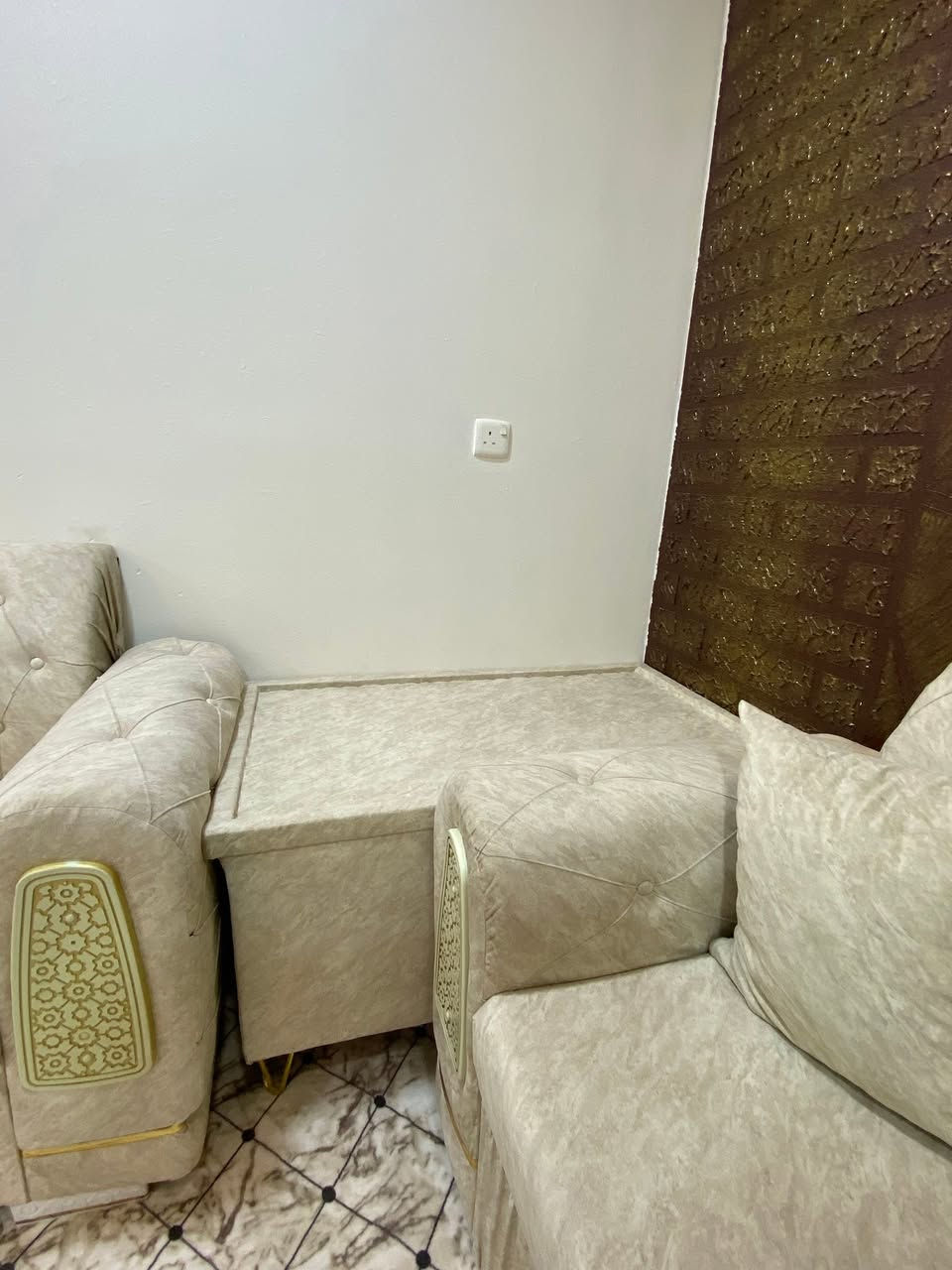 سڵاو قەنفە بۆ فرۆشتن قەنەفەی دەستکرد بە میزەکەیەوە لەگەل طبڵەکە و کۆمبارە بە850 مەجال


**إذا كنت صاحب هذا الإعلان وتريد حذفه لأي سبب، رجاءا أرسل رسالة إلى الدعم الفني**