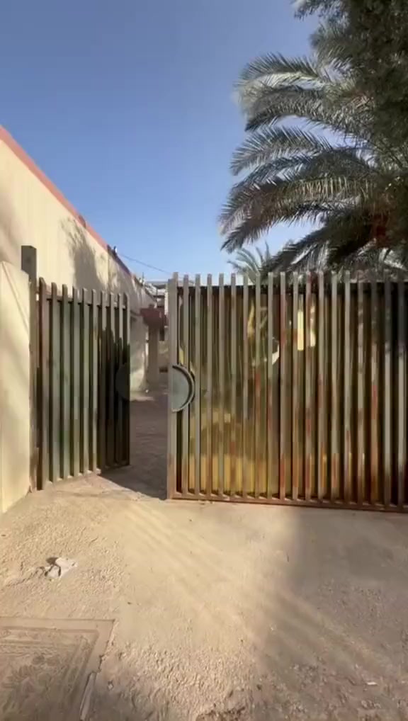 كربلاء البوبيات اسواق برتقاله بستان طابو اقرار ٢٥ مؤثثه ونضيفه وموقع مميز للبيع المساحه ٨٠٠ متر 
***********
