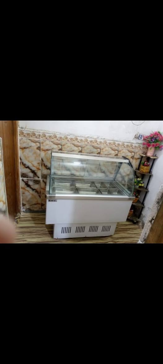 عارضات للبيع المكان البصره الزبير حي الخطوه ***********

