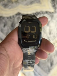 ساعة إلكترونية • شاشة لمس • سويسري أصلي