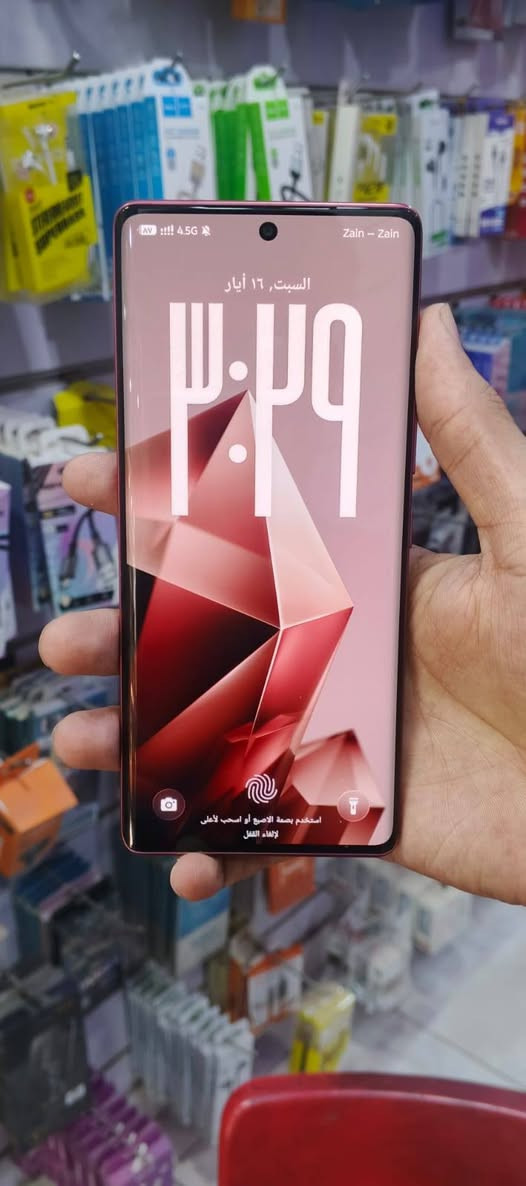 انفنكس نوت50S ذاكره256نضافه فول 
شاشه منحنيه 144هرتز يشغل 90فريم
غراض كامله سعره300 ***********
