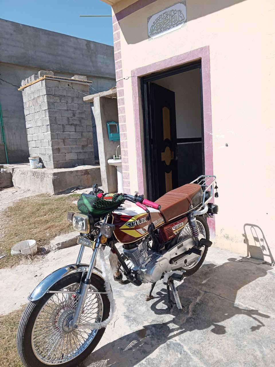 السلام عليكم
سونك تايكر موديل 24 دراجه كلش حلوه ونضيفه اوراق كامله كهربايات دشبول شغال مكينه شرط تخم تاير جديد بس عايززها ((جامه دشبول)) مكاني جلولاء الاصلاح 
سعرها 625 وبيها مجال متواجد واتساب فقط ***********
