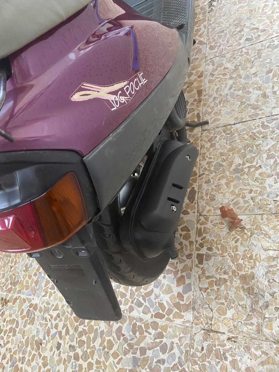 ماطور بزون للبيع مكينة مامفتوحة شرط شاصي شرط ماطور جديد وايرمنية شغالة سلف هورن لايتات بس يحتاج باتري تايرات جدد السعر 370 وبي مجال مكاني موصل ايسر الشراي يجي خاص ***********
