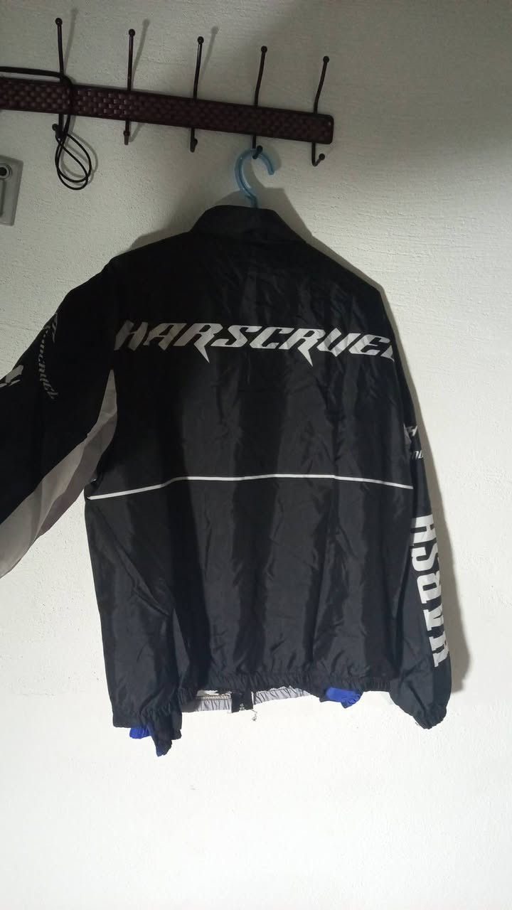 السودة قياس xl وتربروف جديد غير مستخدم  وزركه شركة ياماها وتربروف غير مستخدم قياس l -m  ثنينهم صيفي شتوي قماش مطري خفيف


**إذا كنت صاحب هذا الإعلان وتريد حذفه لأي سبب، رجاءا أرسل رسالة إلى الدعم الفني**